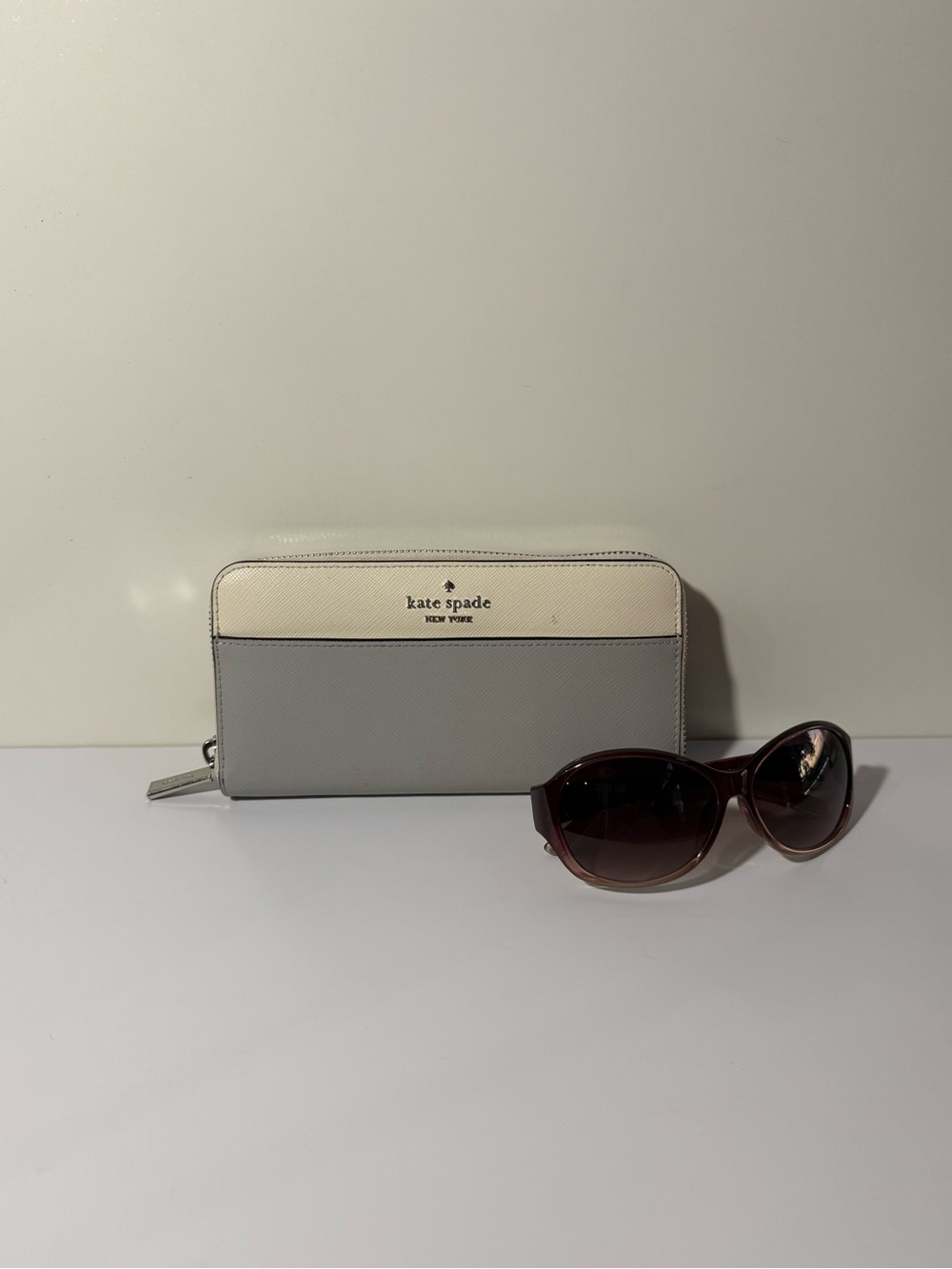 Kate Spade Two-Tone Cream & Light Gray Zip Wallet